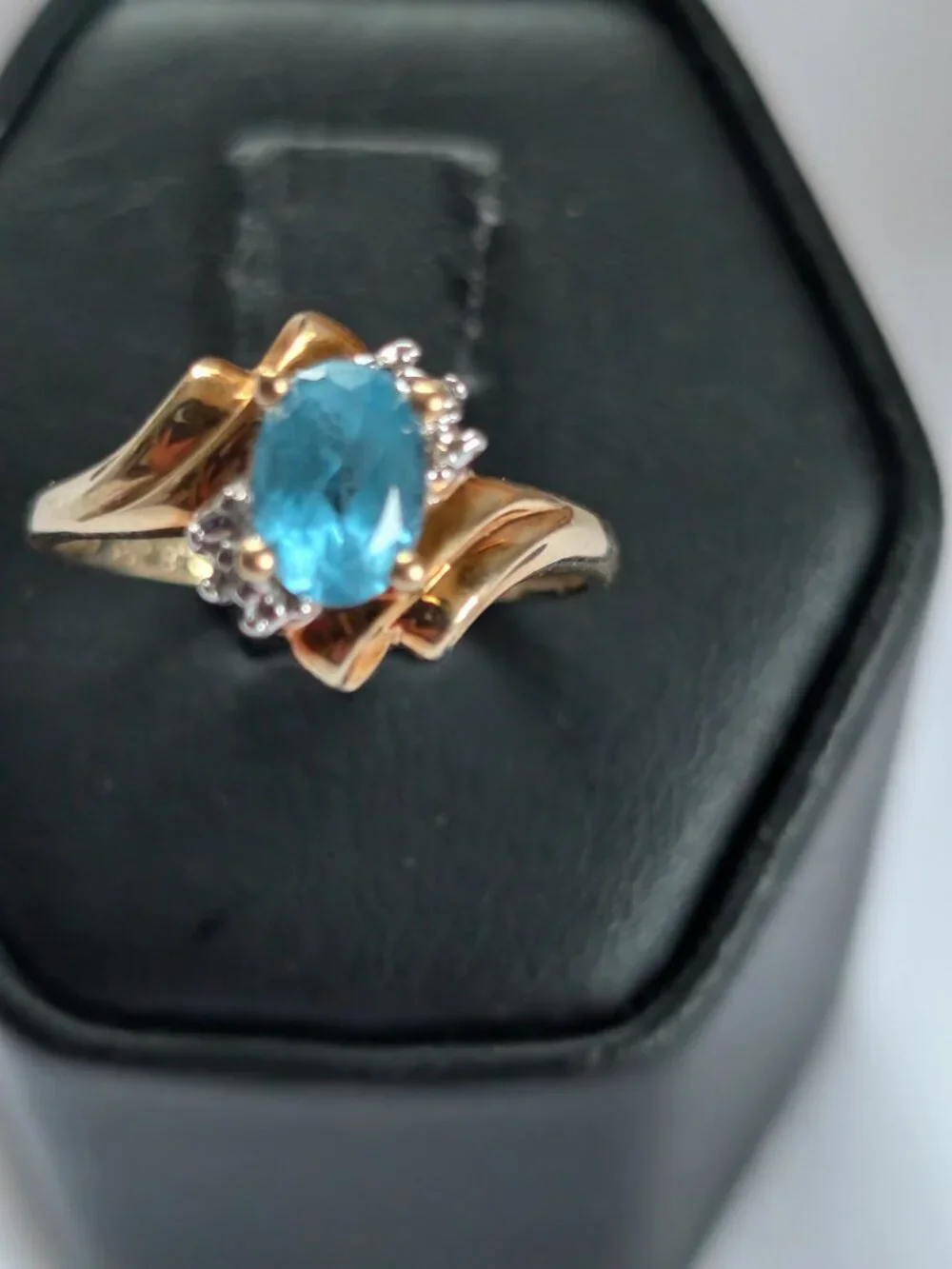 10K Solid Gold  Blue Topaz Diamond Ring- 2.12 g Size 6.75